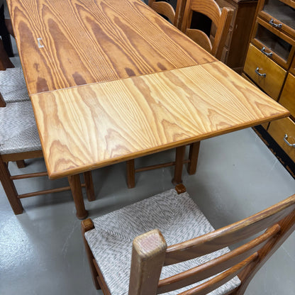 Table & Chairs