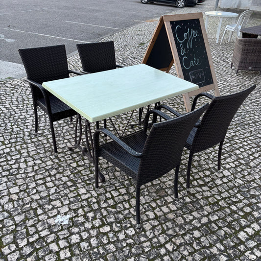 Table & Chairs