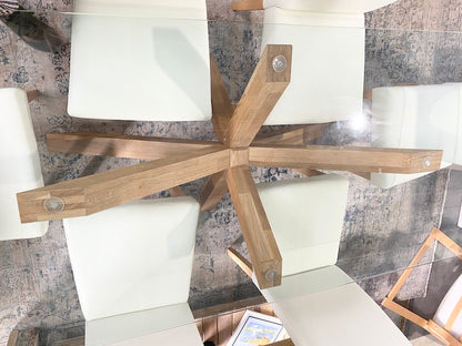 Mesa de jantar e cadeiras