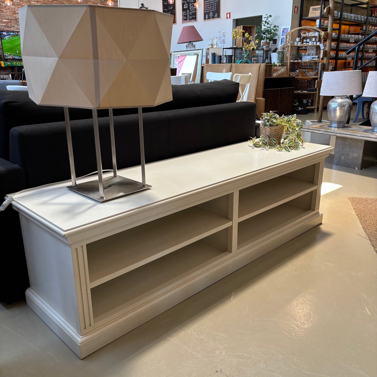 Media Unit