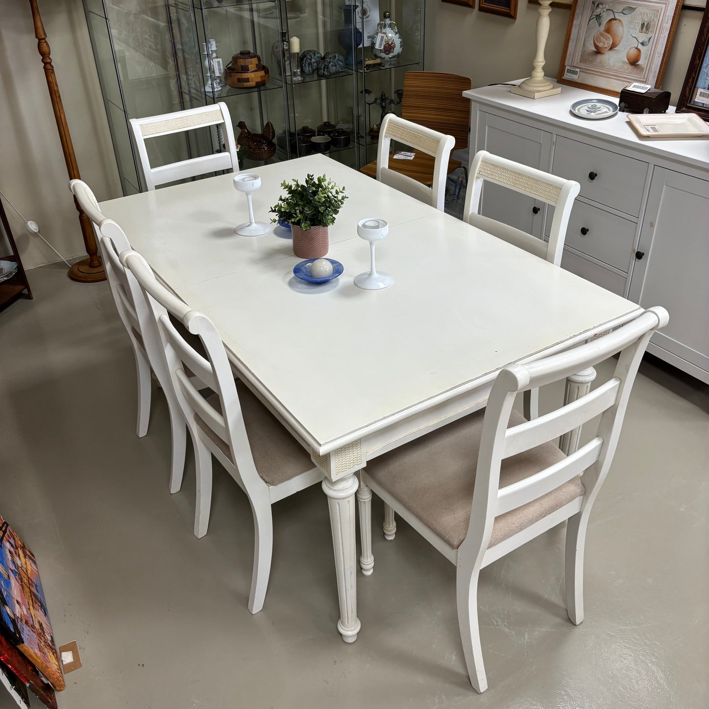 Table & Chairs