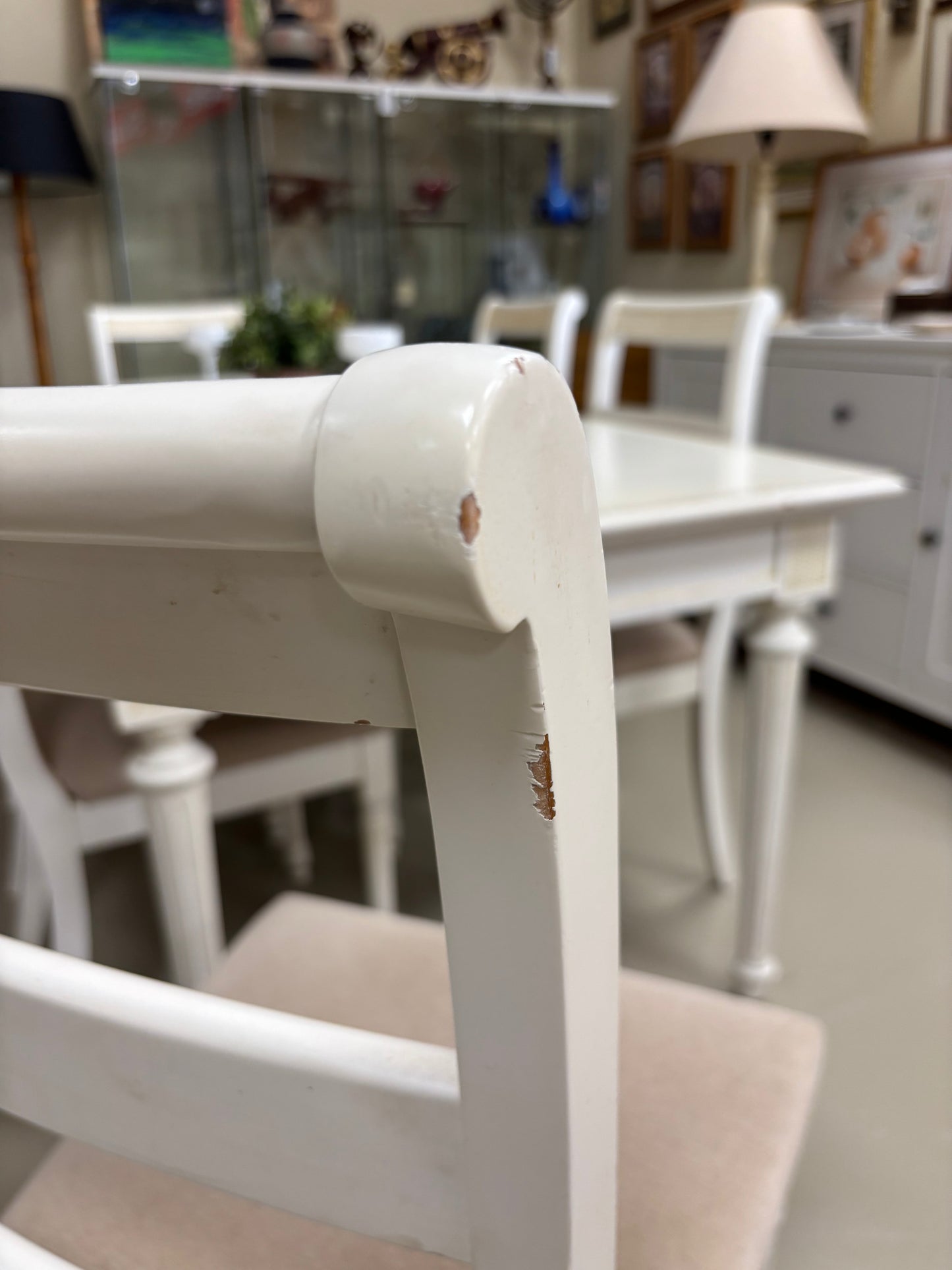 Table & Chairs