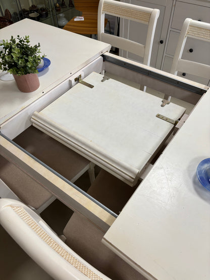 Table & Chairs