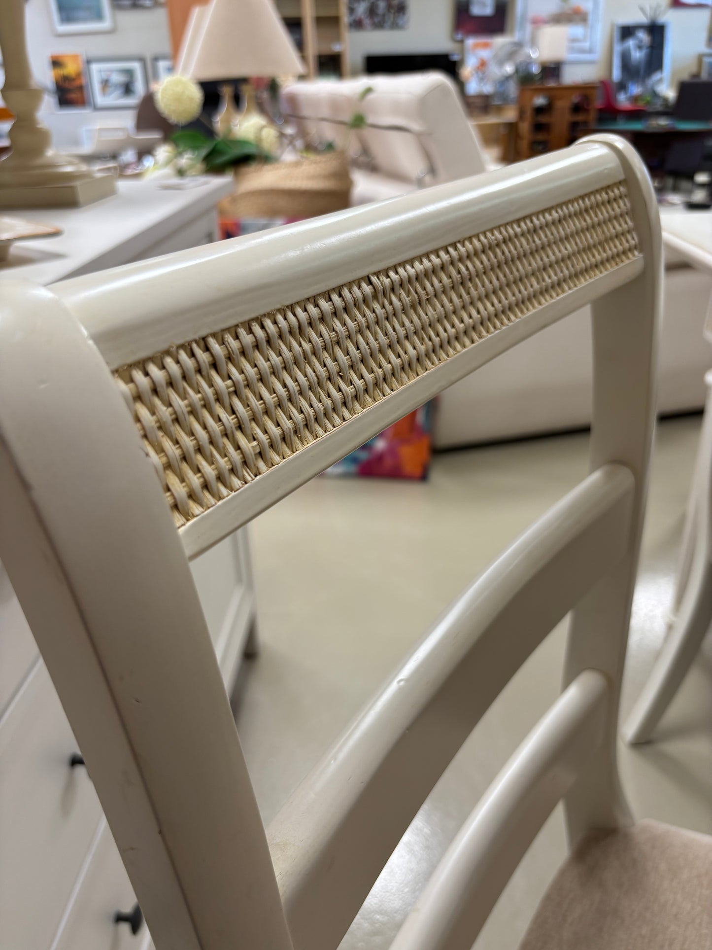 Table & Chairs