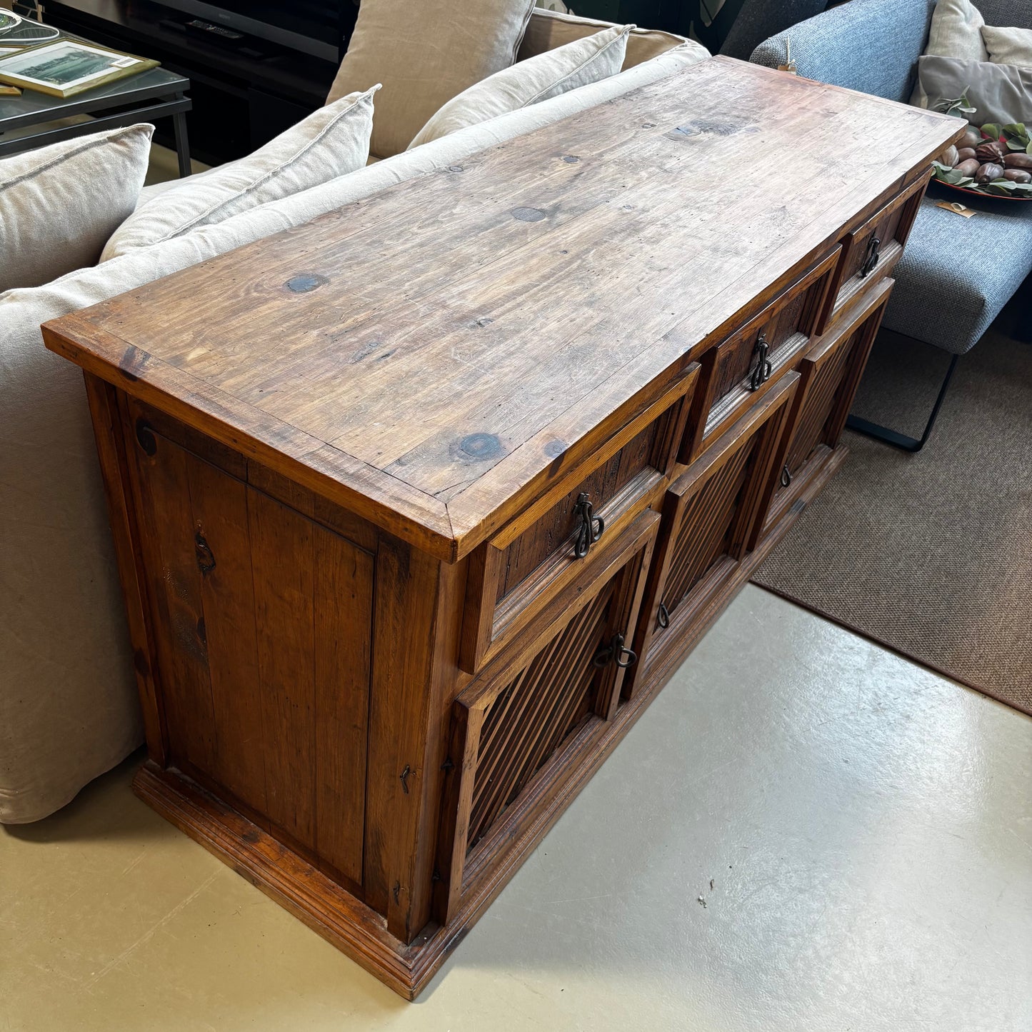 Sideboard