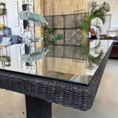 Table & Chairs