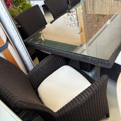 Table & Chairs