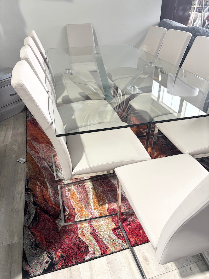 Dining Table & Chairs