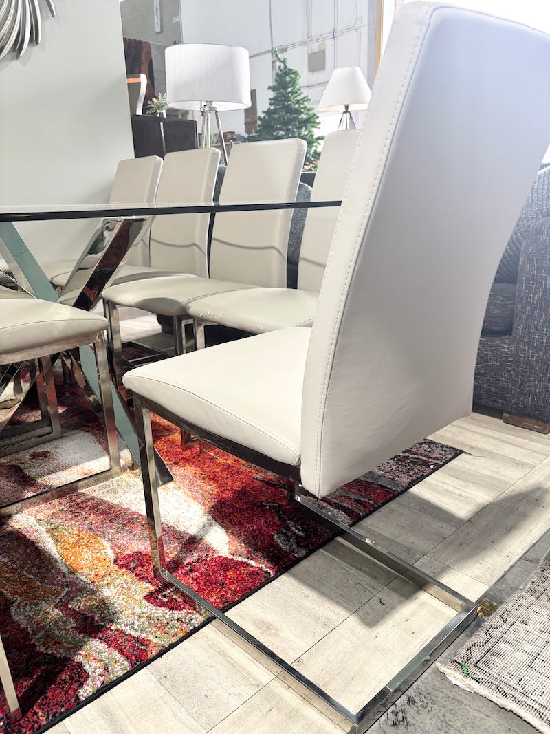 Dining Table & Chairs