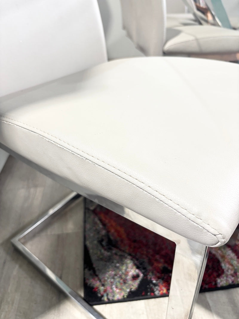 Dining Table & Chairs