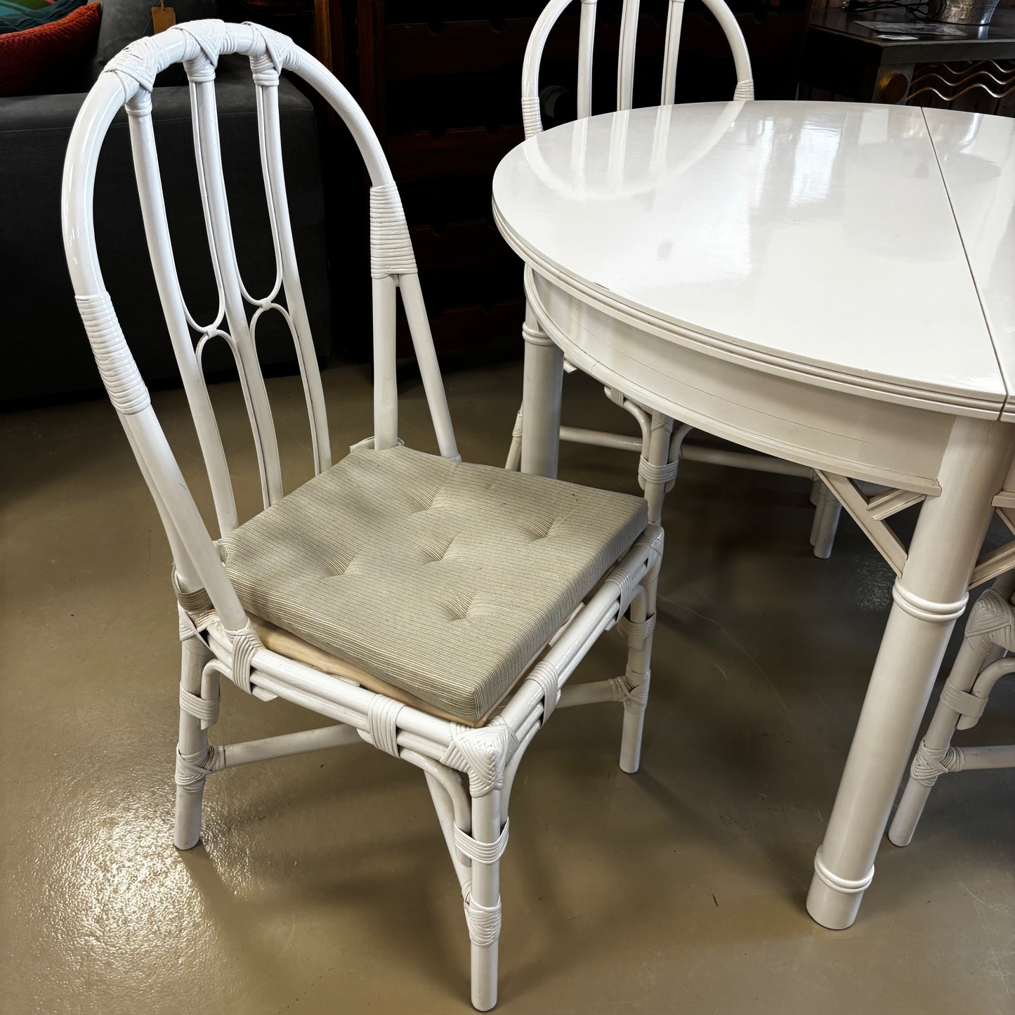 Table & Chairs