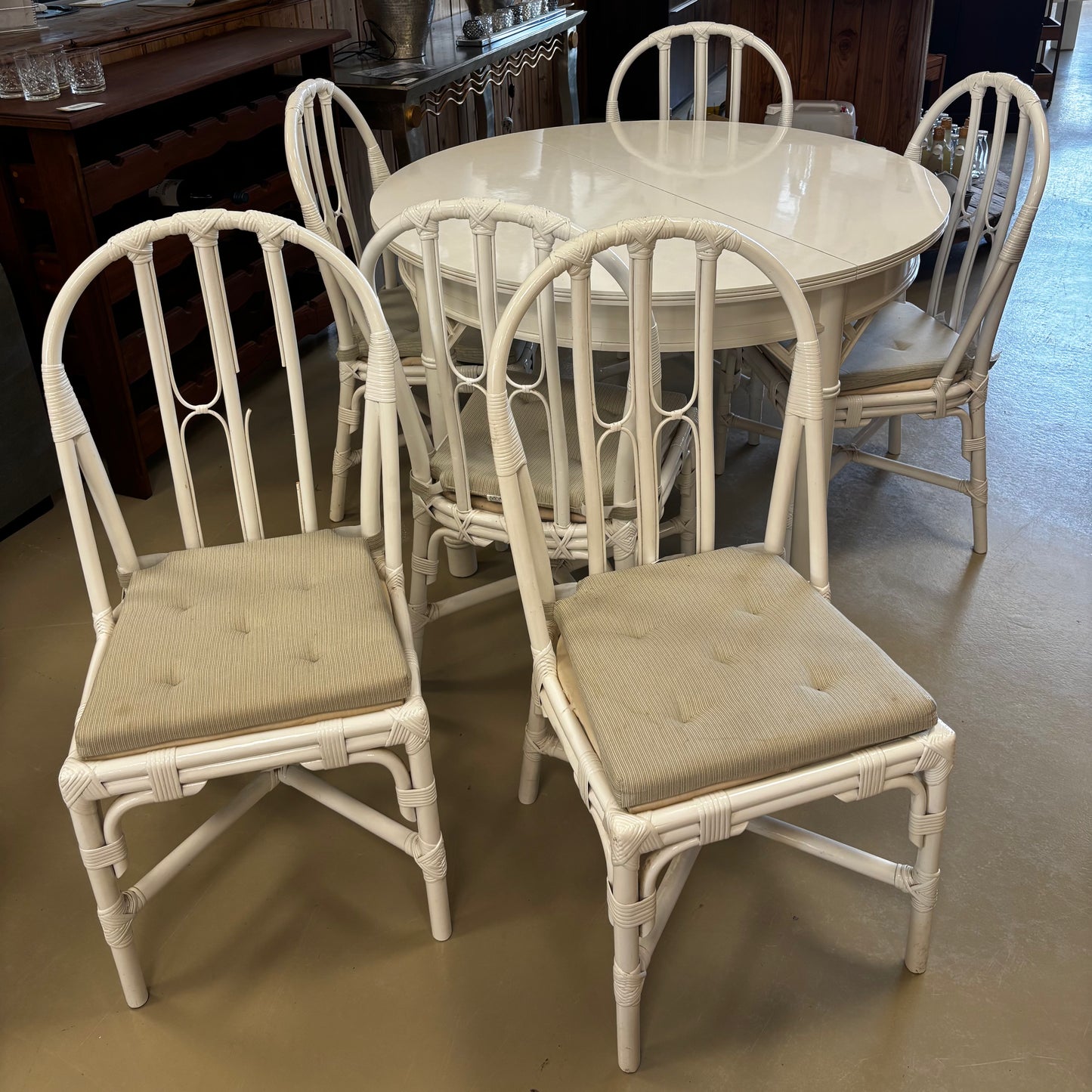 Table & Chairs