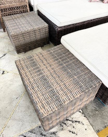 Par de mesas de apoio