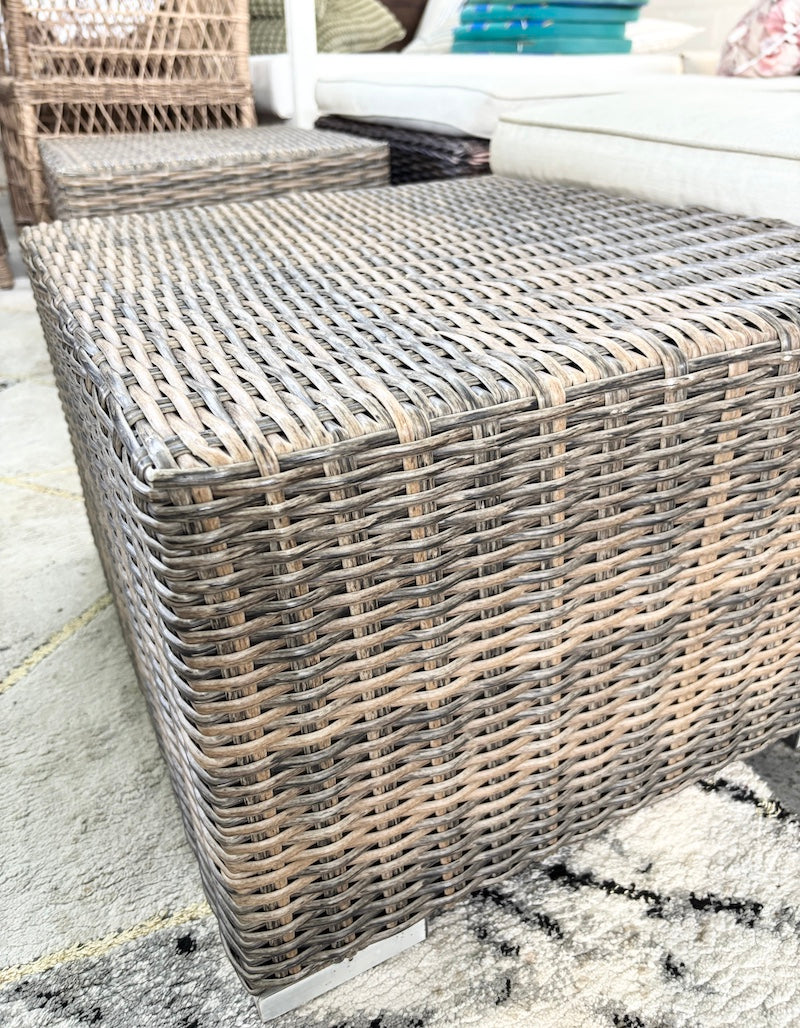 Par de mesas de apoio