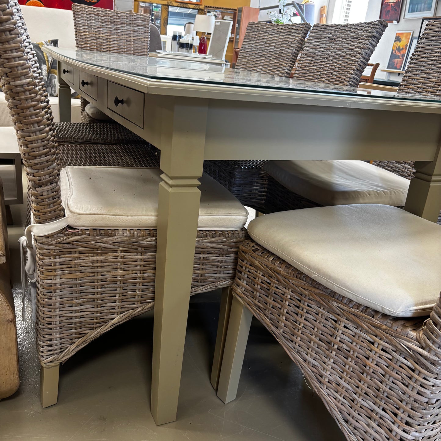 Table & Chairs