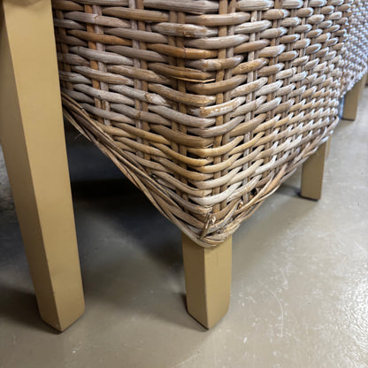 Table & Chairs