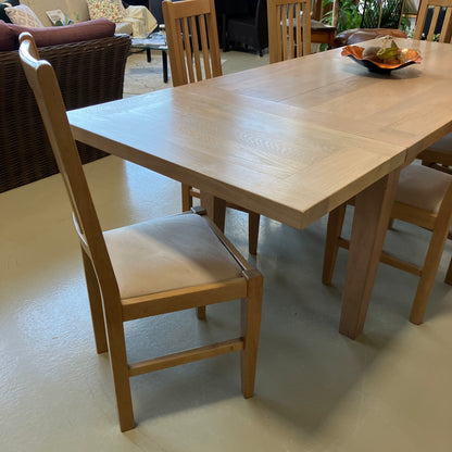Table & Chairs