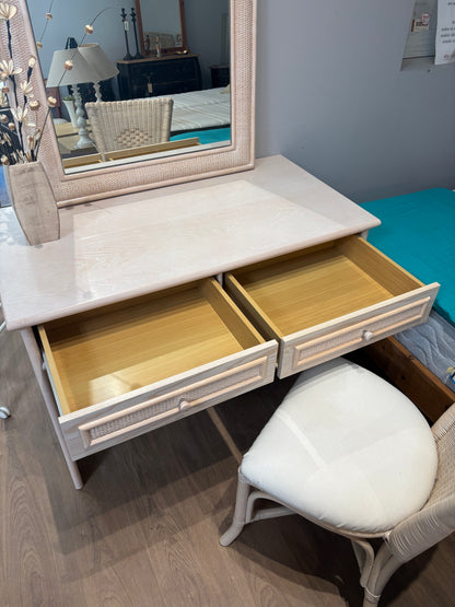 Dresser Set