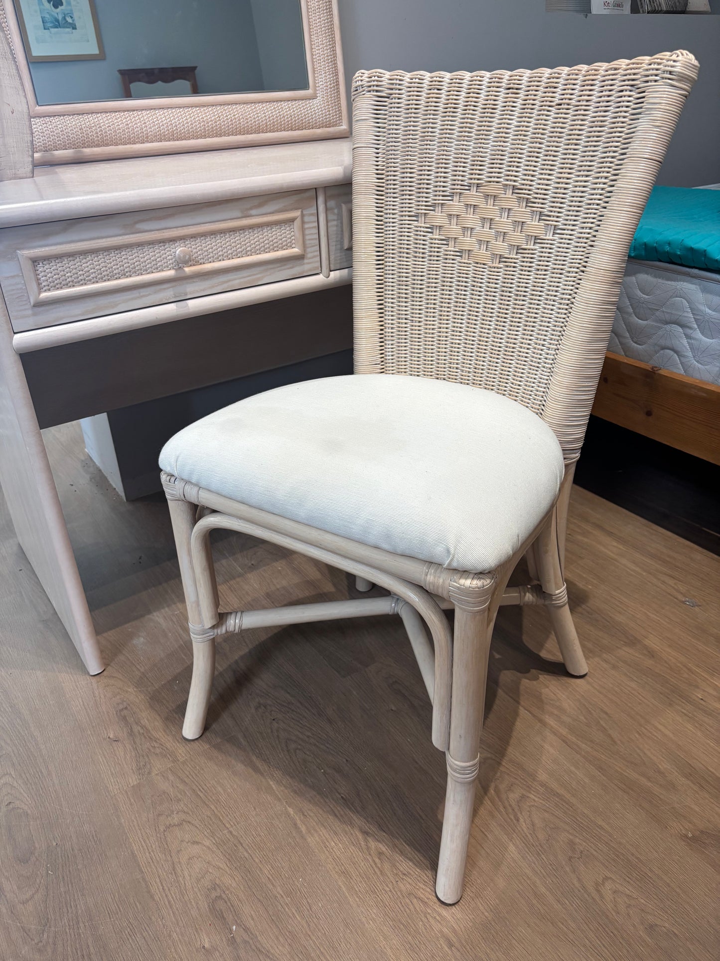 Dresser Set