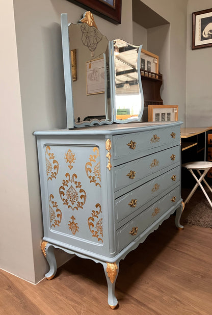 Chest of Drawers with Mirror