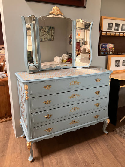 Chest of Drawers with Mirror