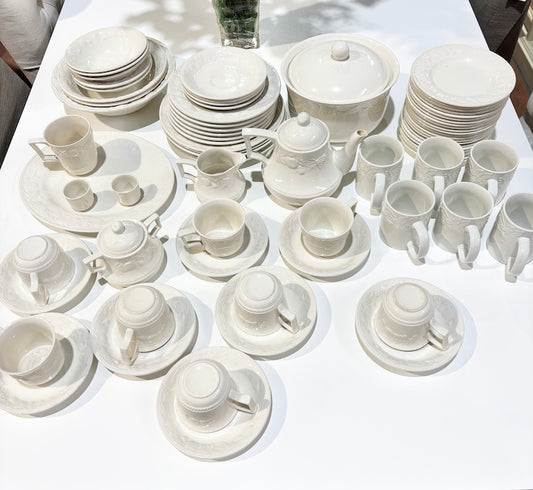 Crockery Set