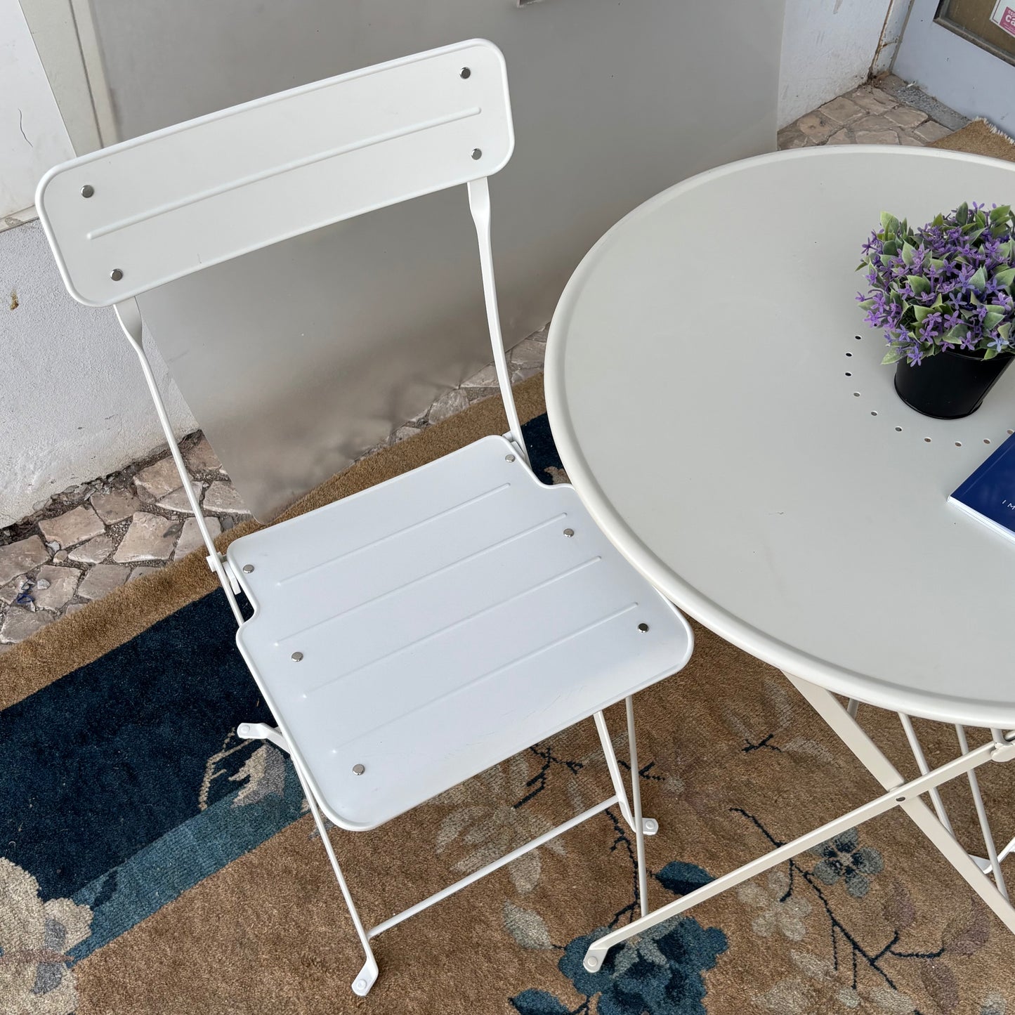 Table & Chairs