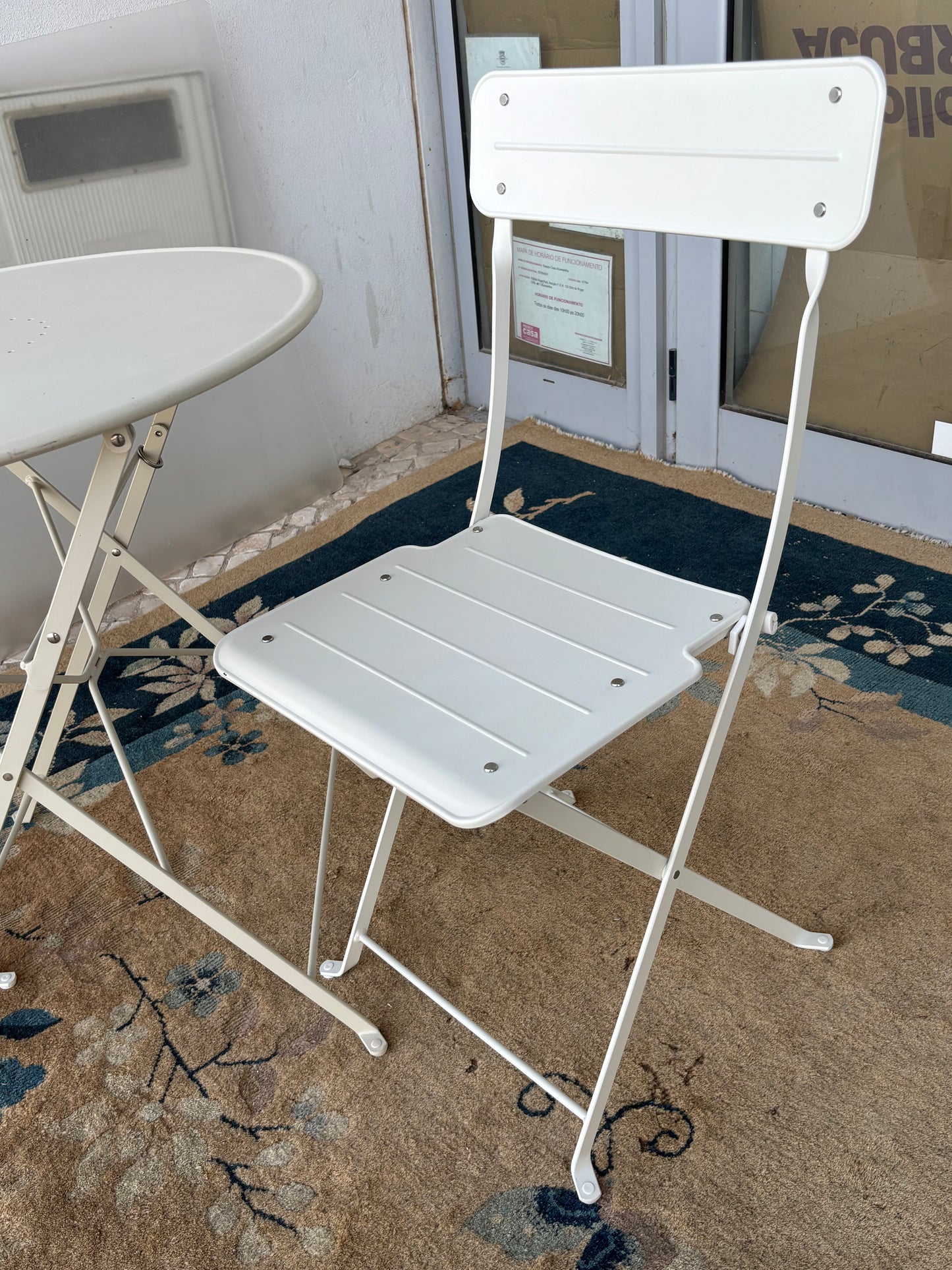 Table & Chairs