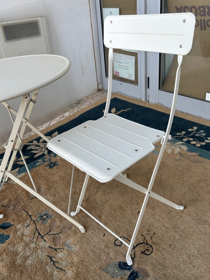 Table & Chairs