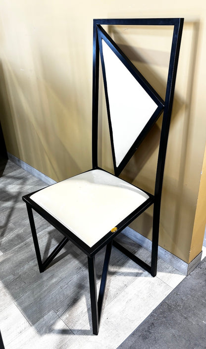 Table & Chairs