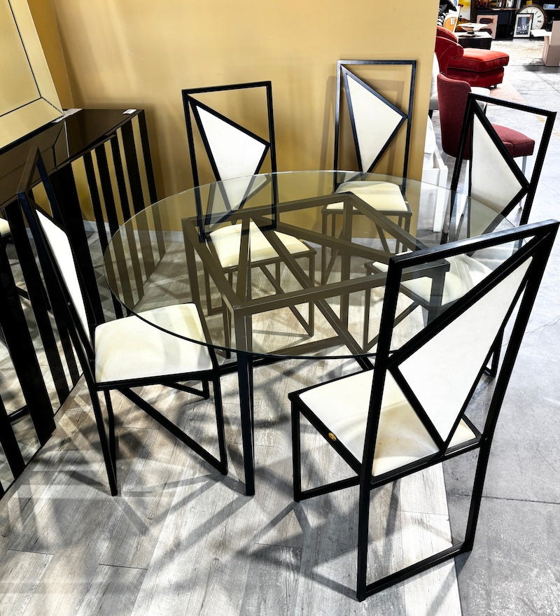 Table & Chairs