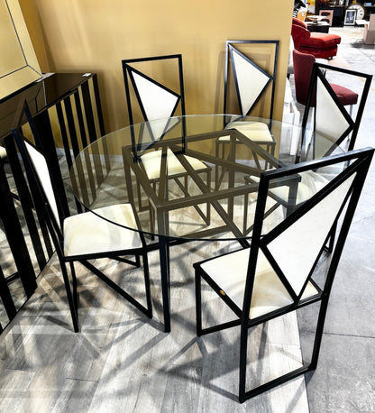 Table & Chairs