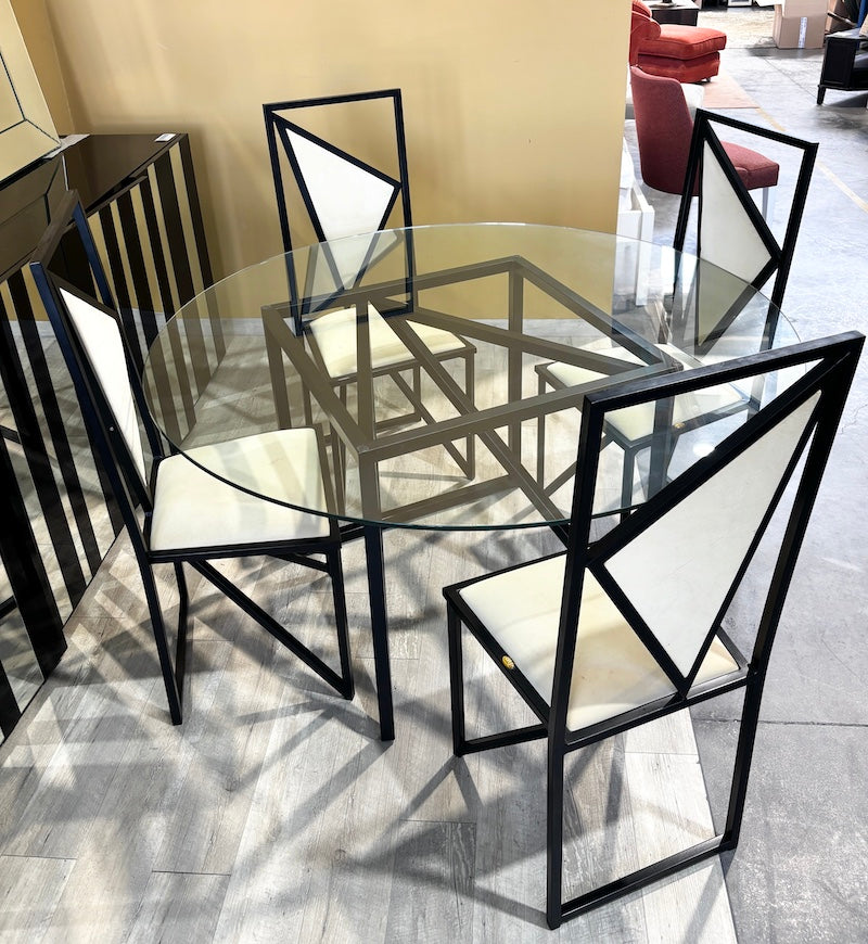 Table & Chairs