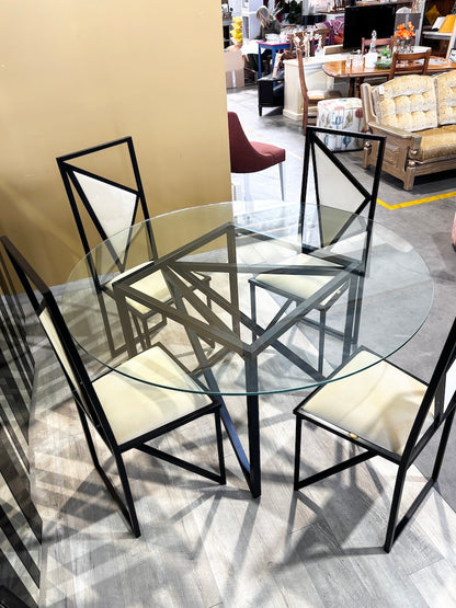 Table & Chairs