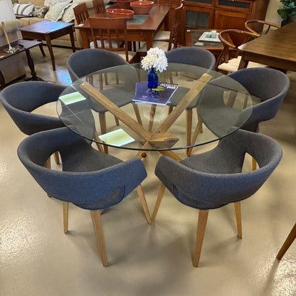Table & Chairs