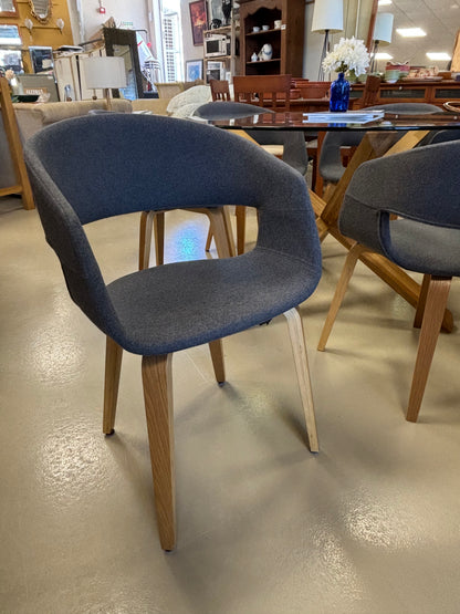 Table & Chairs