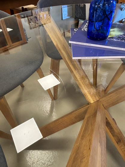 Table & Chairs