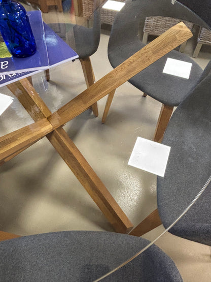 Table & Chairs