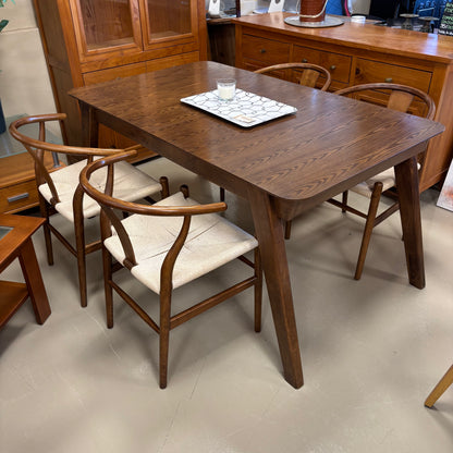 Table & Chairs