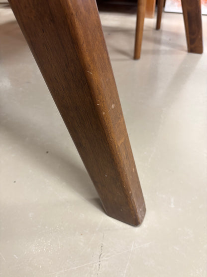 Table & Chairs