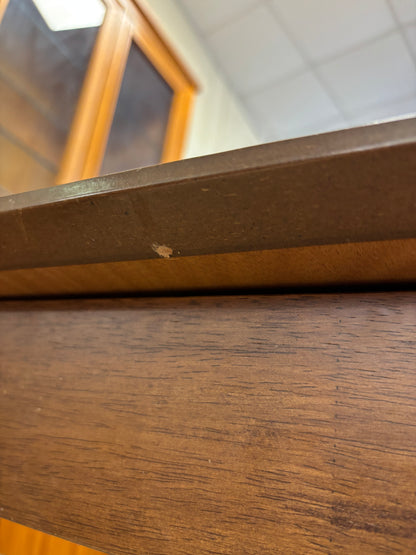 Table & Chairs