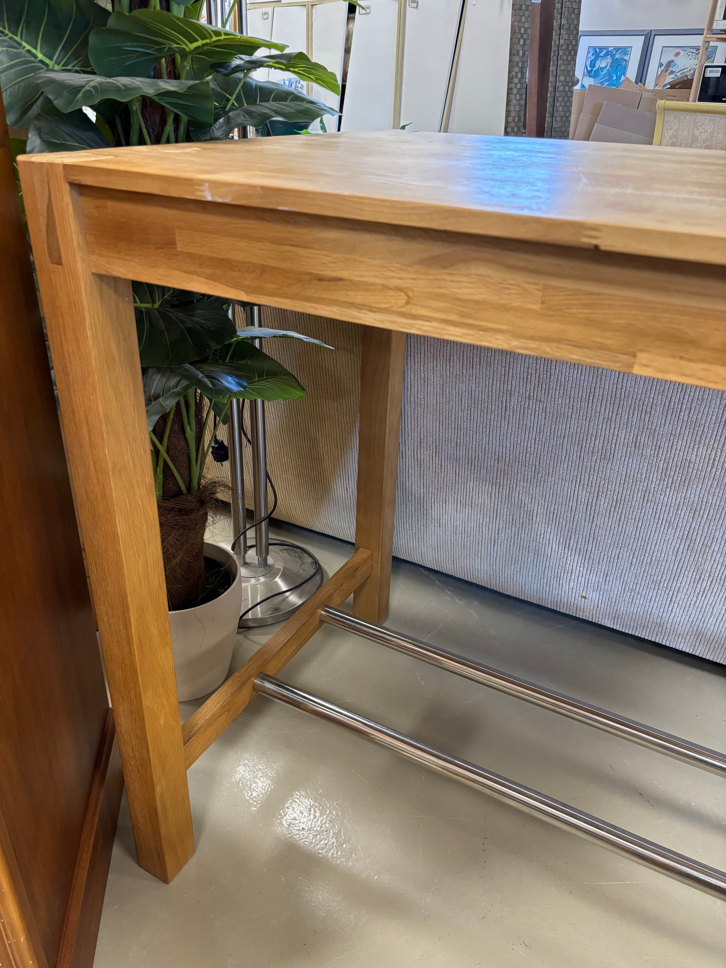 Bar Table & Stools