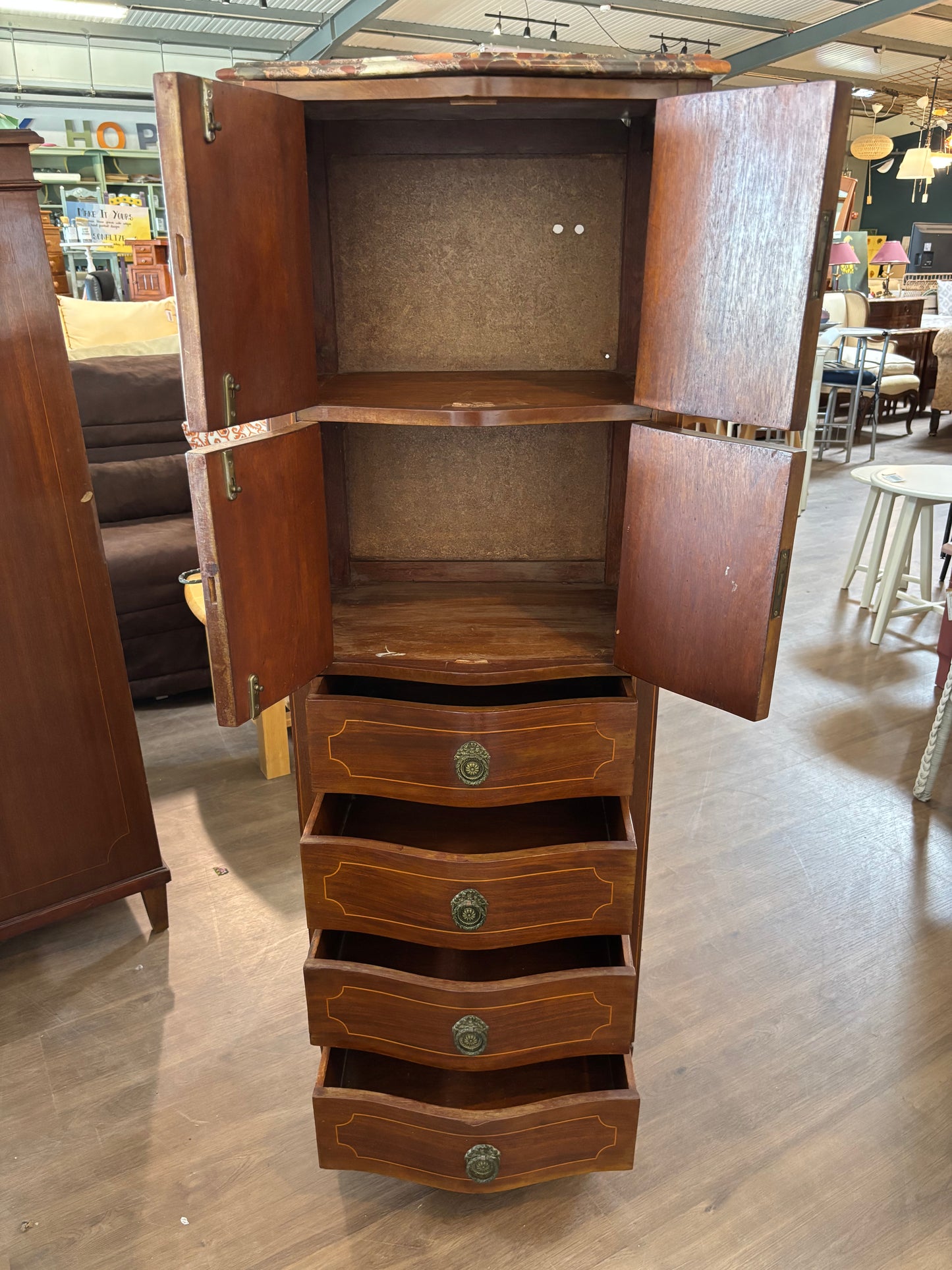 Cupboard / Tall Boy