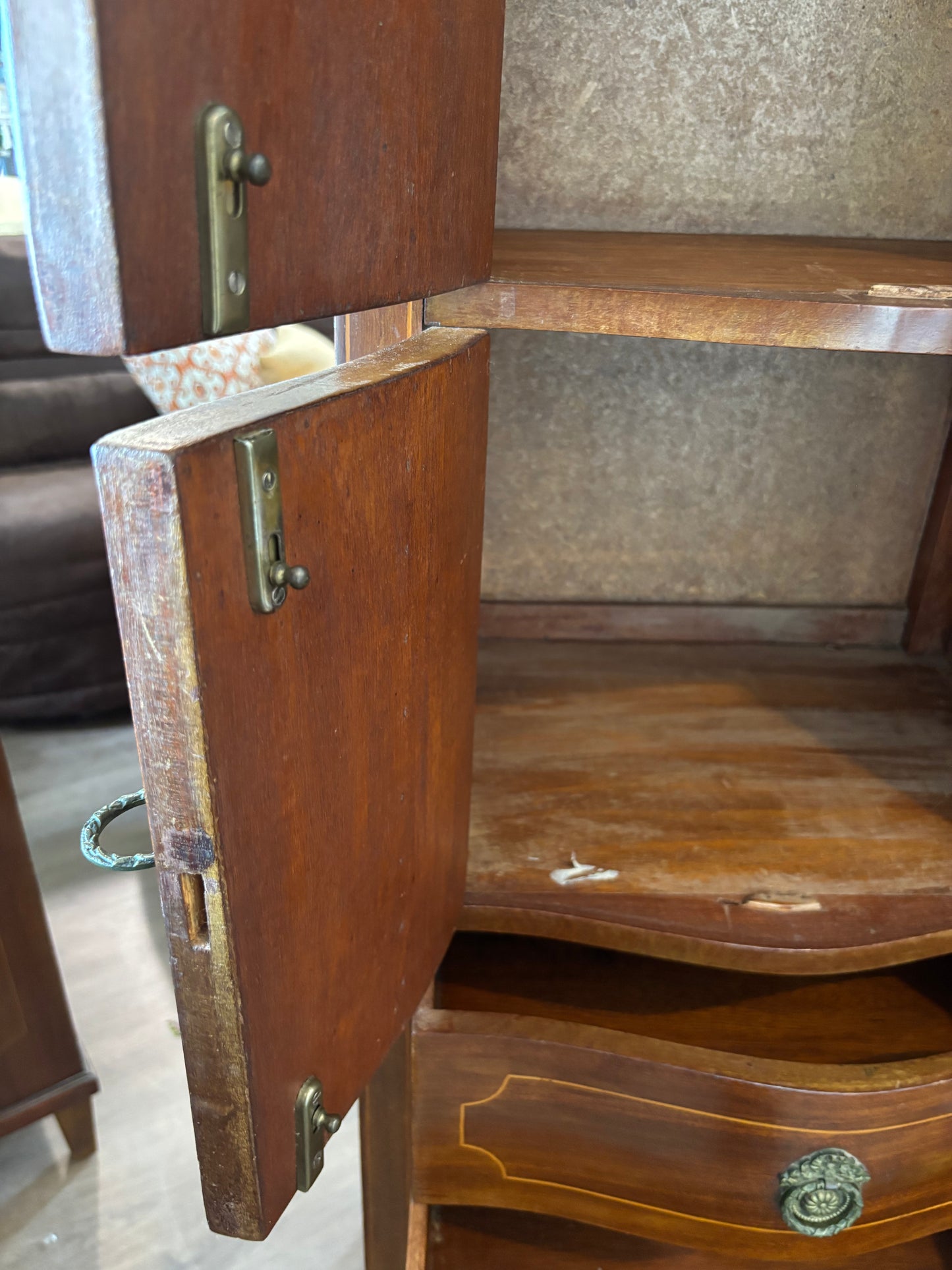 Cupboard / Tall Boy