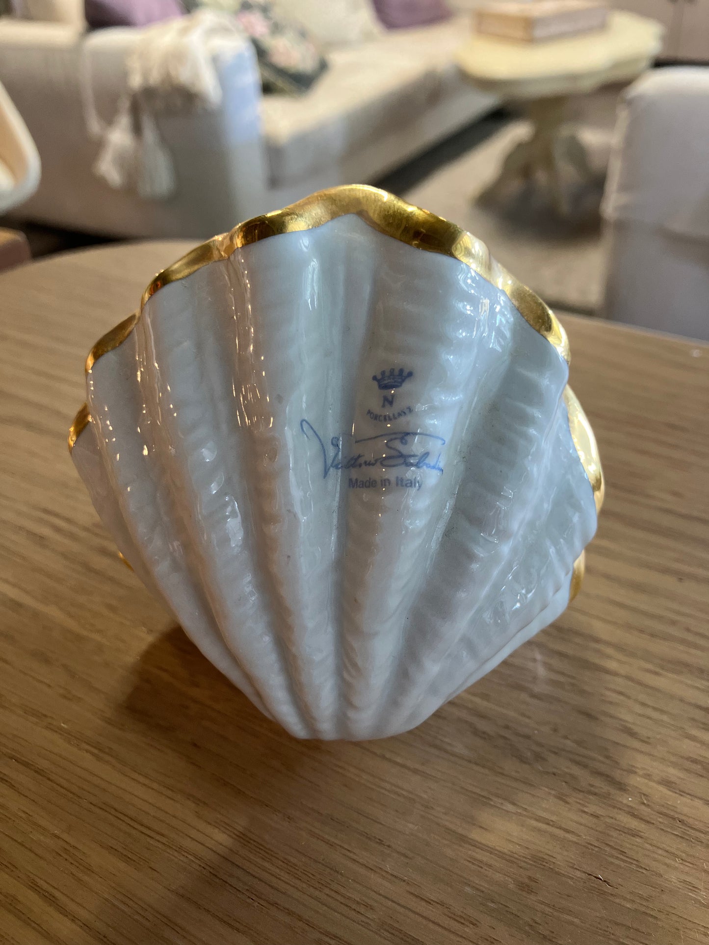 Decorative shell