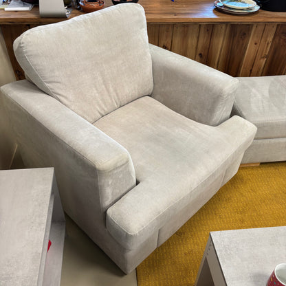 Poltrona com apoio para os pés