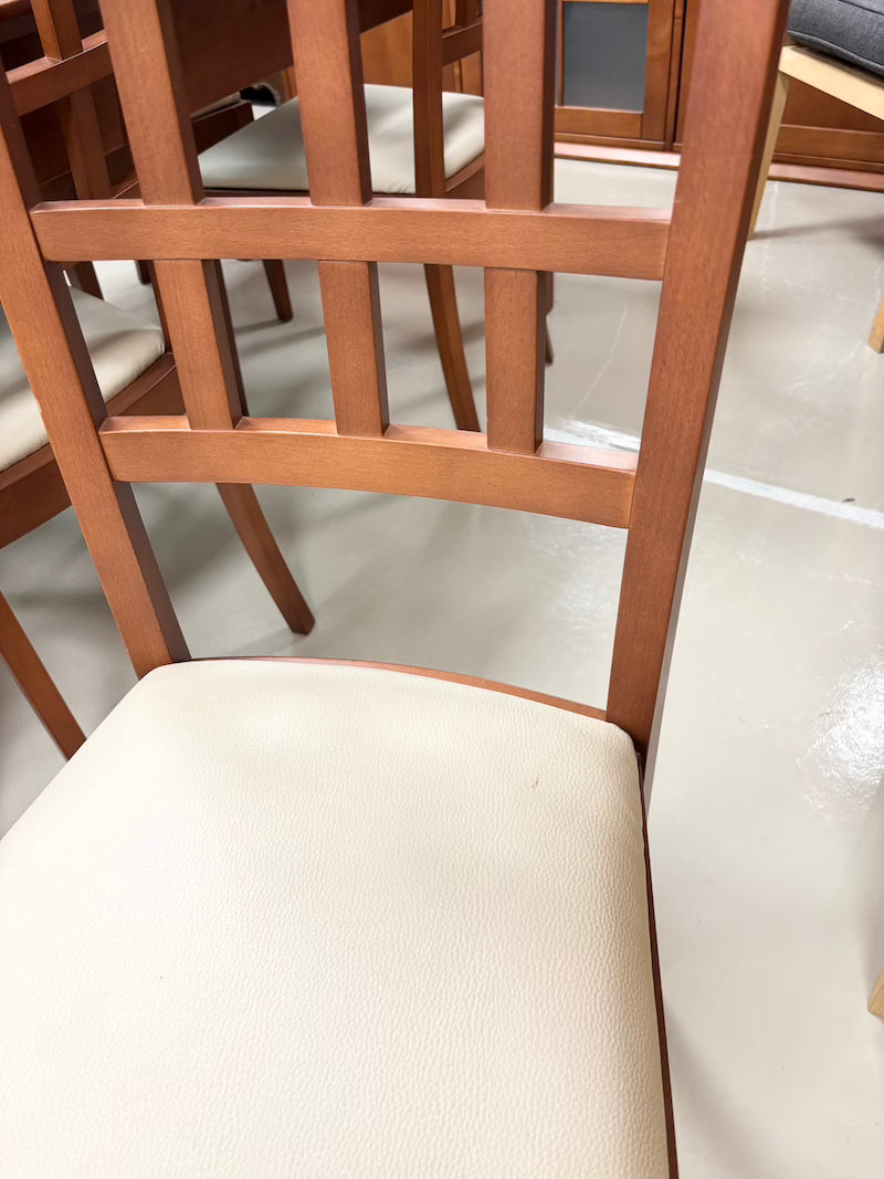 Table & Chairs