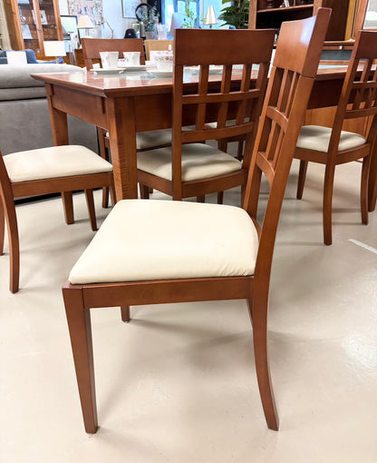 Table & Chairs