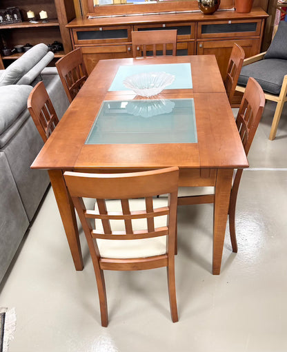Table & Chairs