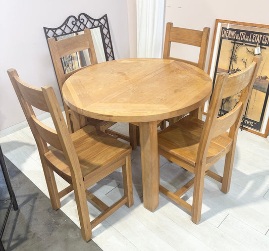 Table & Chairs